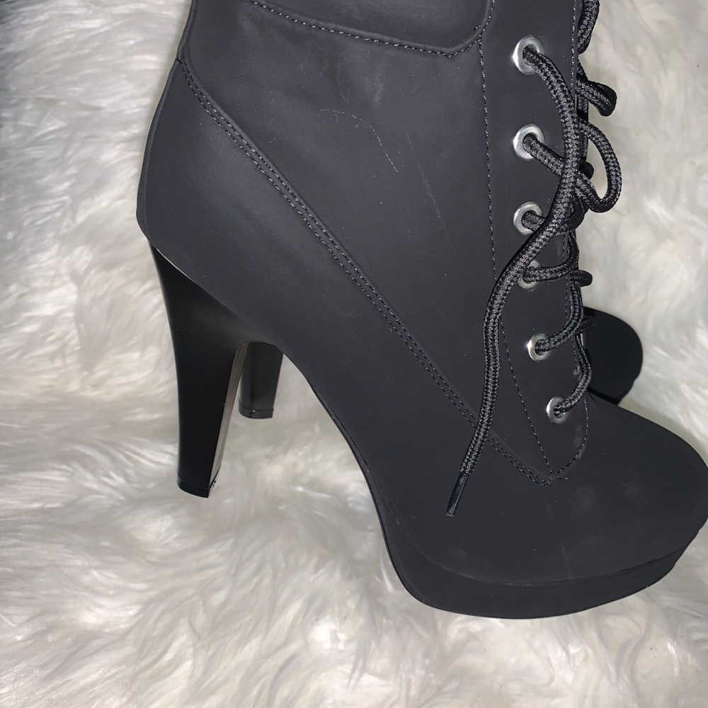 Boots - Picture 3 of 3